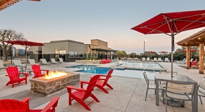 حمّام سباحة خارجي