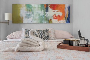 4 chambres, fer et planche à repasser, Wi-Fi, draps fournis