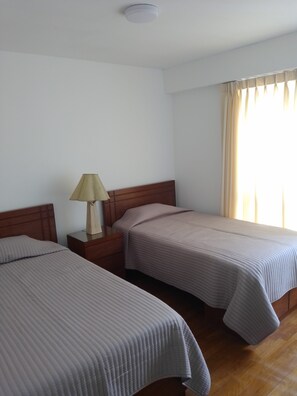 2 soverom, strykejern/-brett, wi-fi og sengetøy