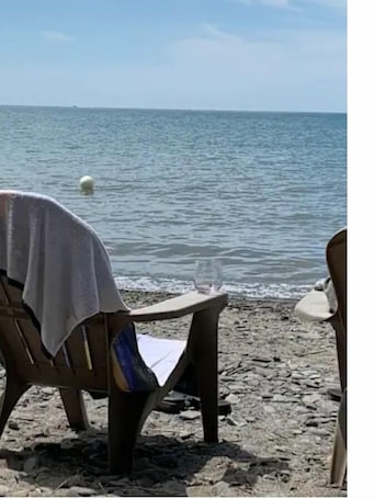 Sun loungers. Lake Erie Hosta Cabin