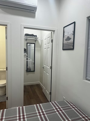 1 chambre, fer et planche à repasser, Wi-Fi gratuit, draps fournis