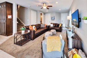 Unclassified image, 4 of 32, button