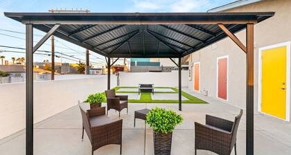 Downtown Las Vegas 7BR 4BA 11 Bed 3000 sf + Outdoor Space Fremont St Arts Dist
