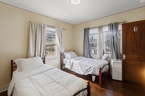 3 bedrooms, iron/ironing board, WiFi