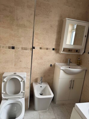 Appartement, 2 chambres | Salle de bain