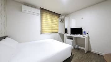 Habitación doble clásica, vista a la ciudad | Escritorio, espacio para trabajar con laptop y wifi gratis