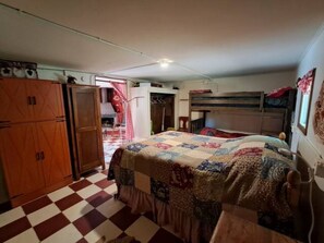 1 bedroom, free WiFi, bed sheets