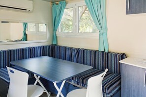 Mobile Home | Dining