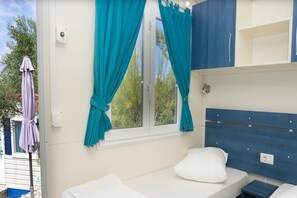 Mobile Home | Individually furnished, bed sheets