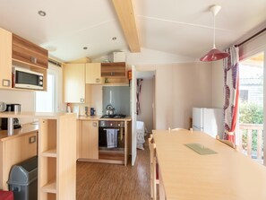 Mobile Home | Private kitchen - Mobile Home in Loire With Pool (Veuzain-sur-Loire)