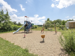 Mobile Home | Garden - Mobile Home in Loire With Pool (Veuzain-sur-Loire)