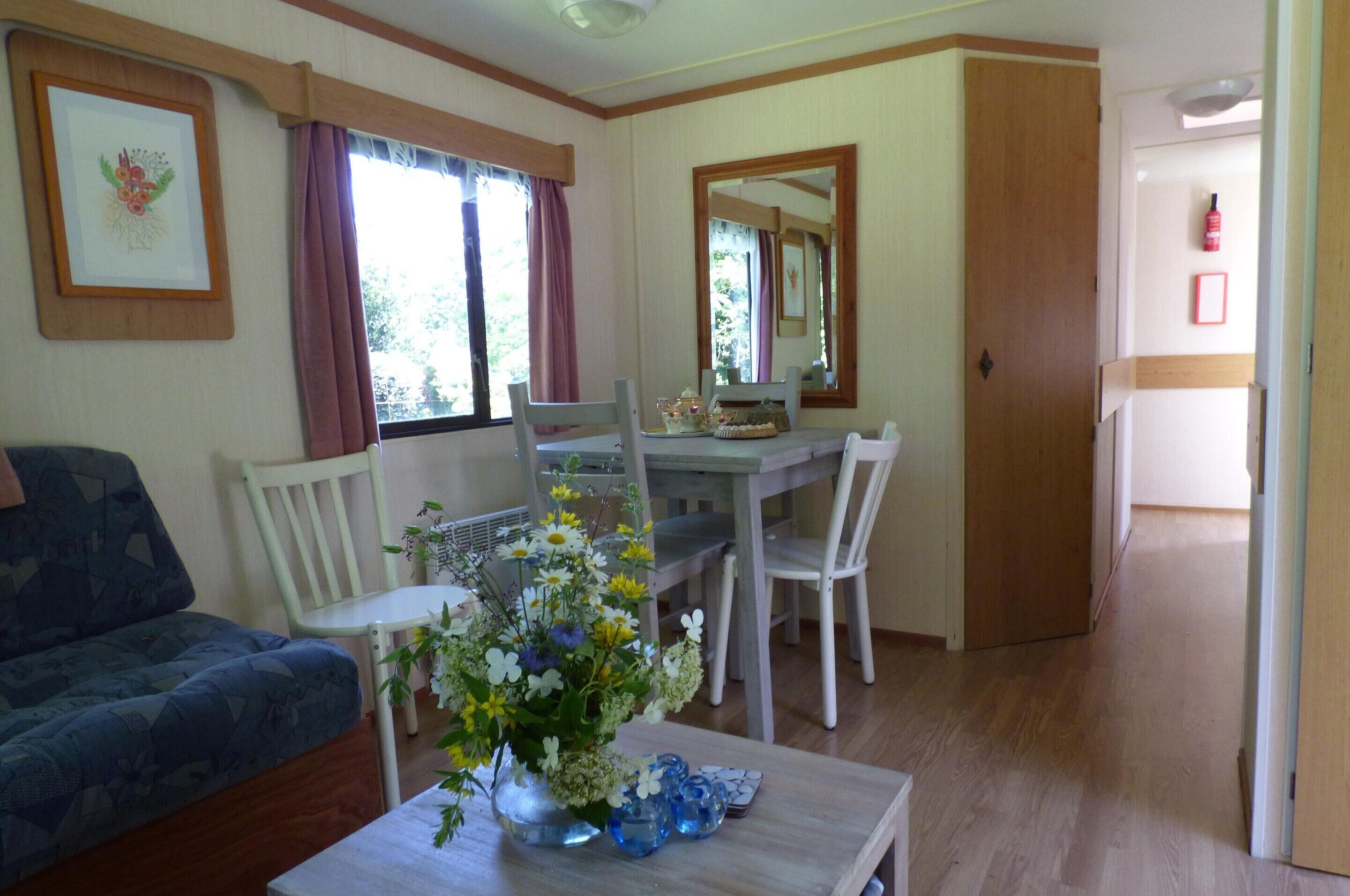 Mobile Home | Dining