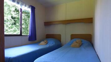 Mobile Home | 2 bedrooms, individually furnished, bed sheets