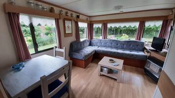 Mobile Home | Living room