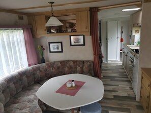 Mobile Home | Living room