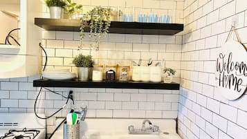 Microondas, horno y parrilla de estufa