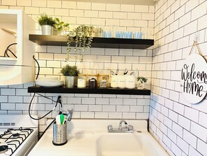 Mikrobølgeovn, ovn og kokeplater