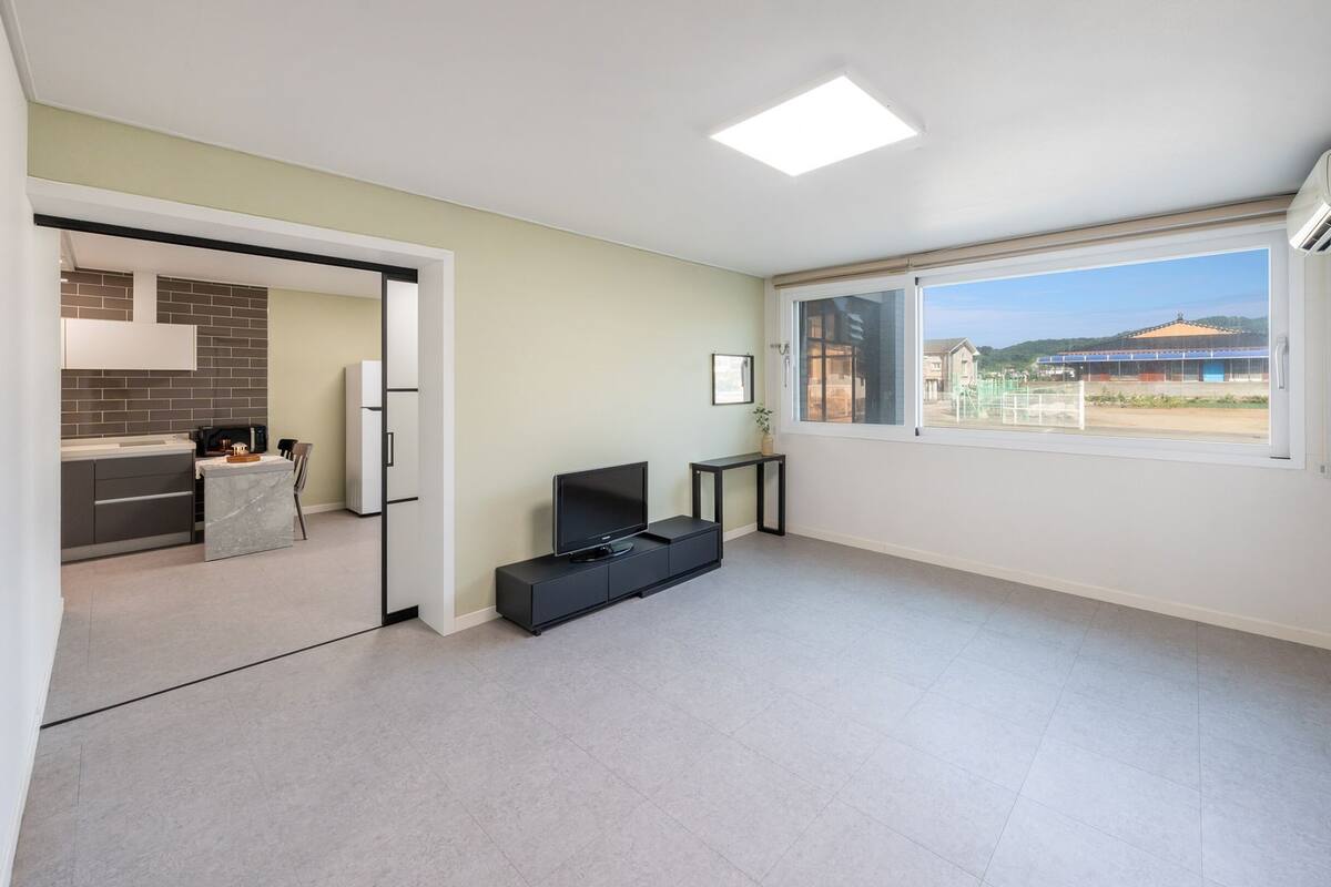 Basic Room, 1 Bedroom (Spring Breeze 104)