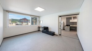 Basic Room, 1 Bedroom (Autumn Breeze 103) | 1 bedroom, WiFi (free) - Barammak-i Pension, Muchangpo, Boryeong (Boryeong)