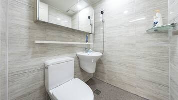 Basic Room, 1 Bedroom (Autumn Breeze 103) | 1 bedroom, WiFi (free)
