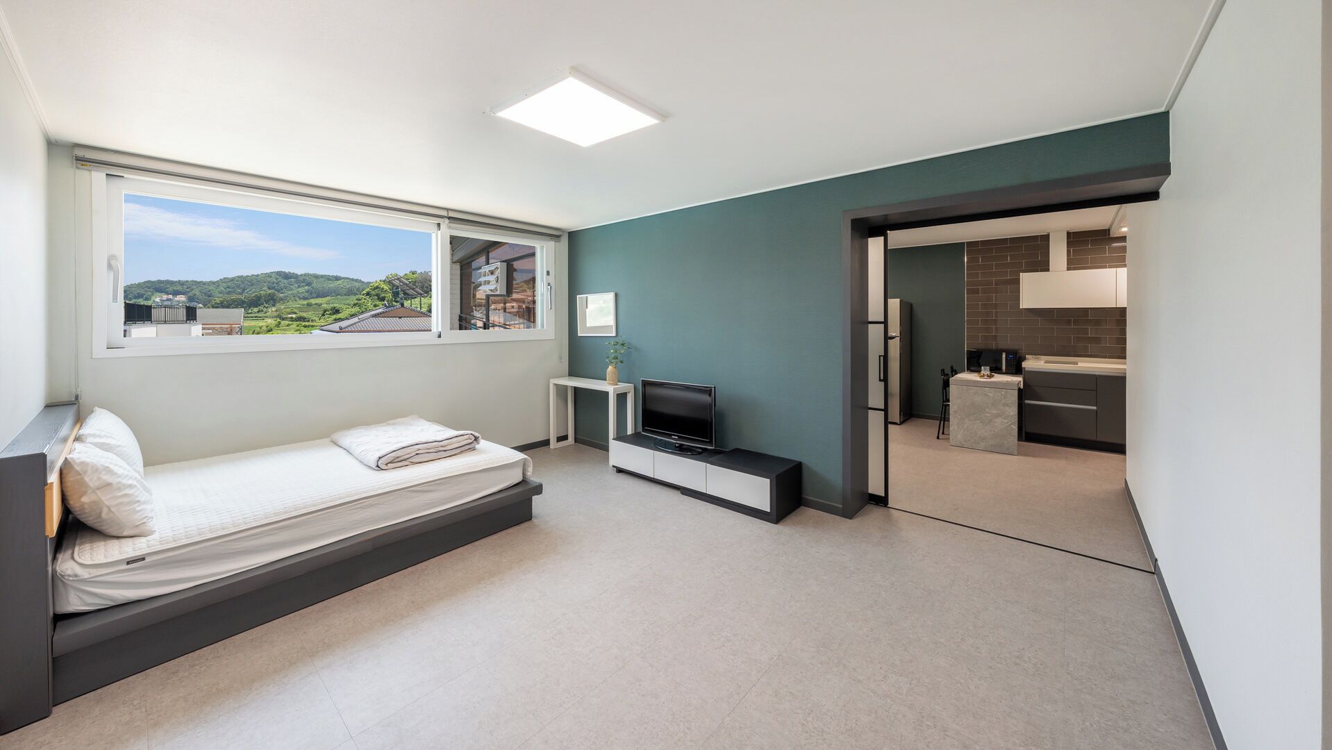 Basic Room, 1 Bedroom (Pine Breeze 204) | 1 bedroom, WiFi (free)
