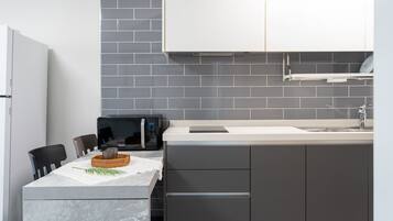 Basic Room, 1 Bedroom (Autumn Breeze 103) | 1 bedroom, free WiFi