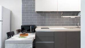 Basic Room, 1 Bedroom (Autumn Breeze 103) | 1 bedroom, free WiFi - Barammak-i Pension, Muchangpo, Boryeong (Boryeong)