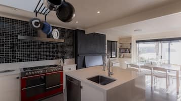 Coffee/tea maker, toaster, dining tables