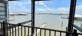 The OffCall Spacious 4-bedroom home away from home in the heart of venice La