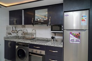 Micro-ondes, four, plaque de cuisson