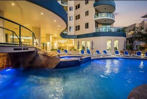 Outdoor pool - 11 Mooloolaba Esplanade (Mooloolaba)