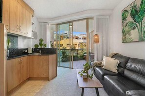 Apartment, 1 Bedroom | Private kitchen