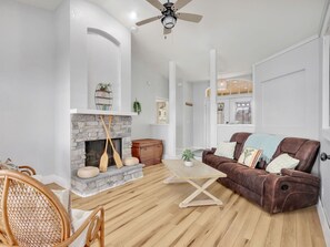 Smart TV, books - Pool, Fire Pit, Dock with Gulf Access & MORE! (Cape Coral)