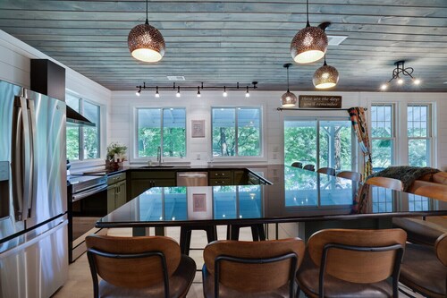 Heatherbell, A Lakeside Retreat