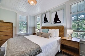 5 bedrooms, iron/ironing board, free WiFi, bed sheets