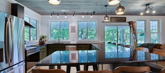 Heatherbell, A Lakeside Retreat