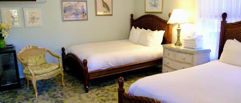 Superior Quadruple Room, 2 Queen Beds, Roll-in Shower, Mountain View | Free WiFi, wheelchair access