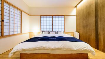 2 chambres, coffres-forts dans les chambres, bureau