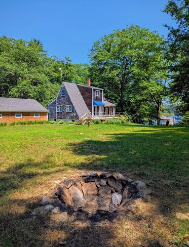 Peaceful & Cozy, A Maine Retreat