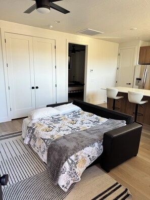 1 bedroom, WiFi, bed sheets