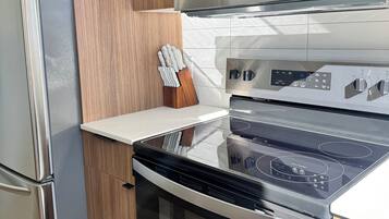 Microondas, horno y parrilla de estufa