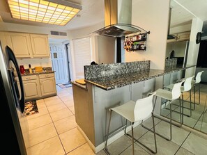 Micro-ondas, fogão, cooktop, lava-louças