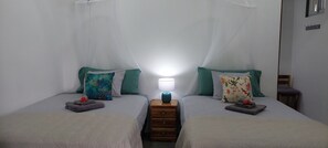 1 bedroom, WiFi, bed sheets - Charming cottage with 2 separate beds and a beautiful view of the river (Santa Rosa)