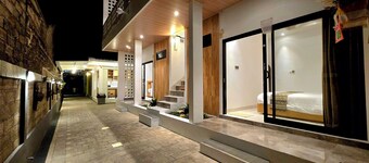 Serene Escape In Kedungu, Close to the beach and cafés