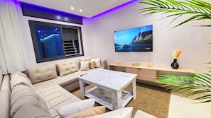Penthouse Deluxe, 2 chambres, vue jardin | Coin séjour