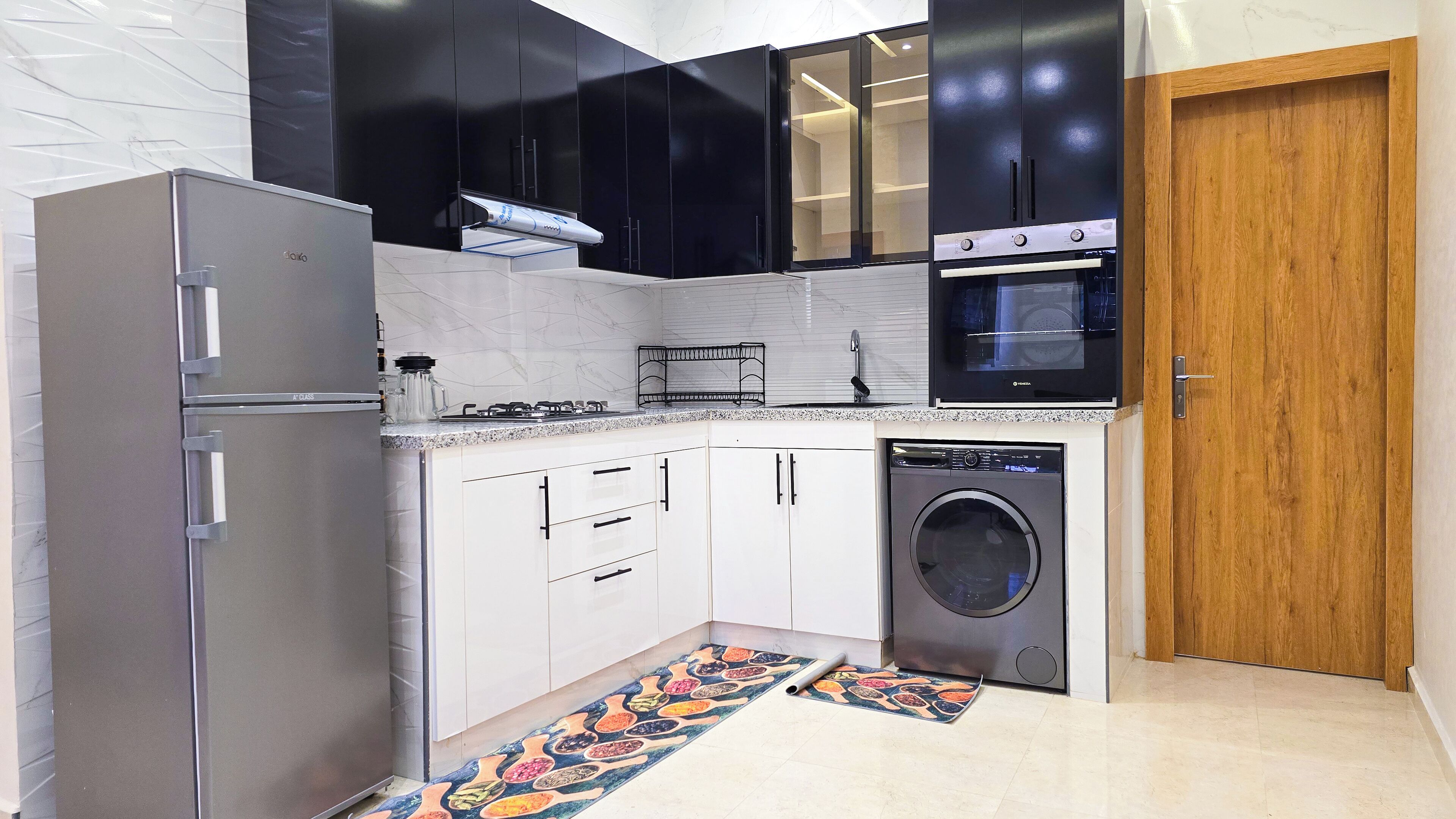 Standard-Apartment | Eigene Küche | Großer Kühlschrank, Ofen, Herdplatte, Wasserkocher