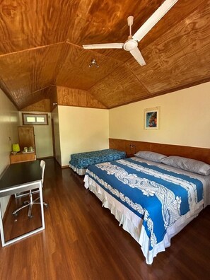 8 bedrooms, WiFi, bed sheets