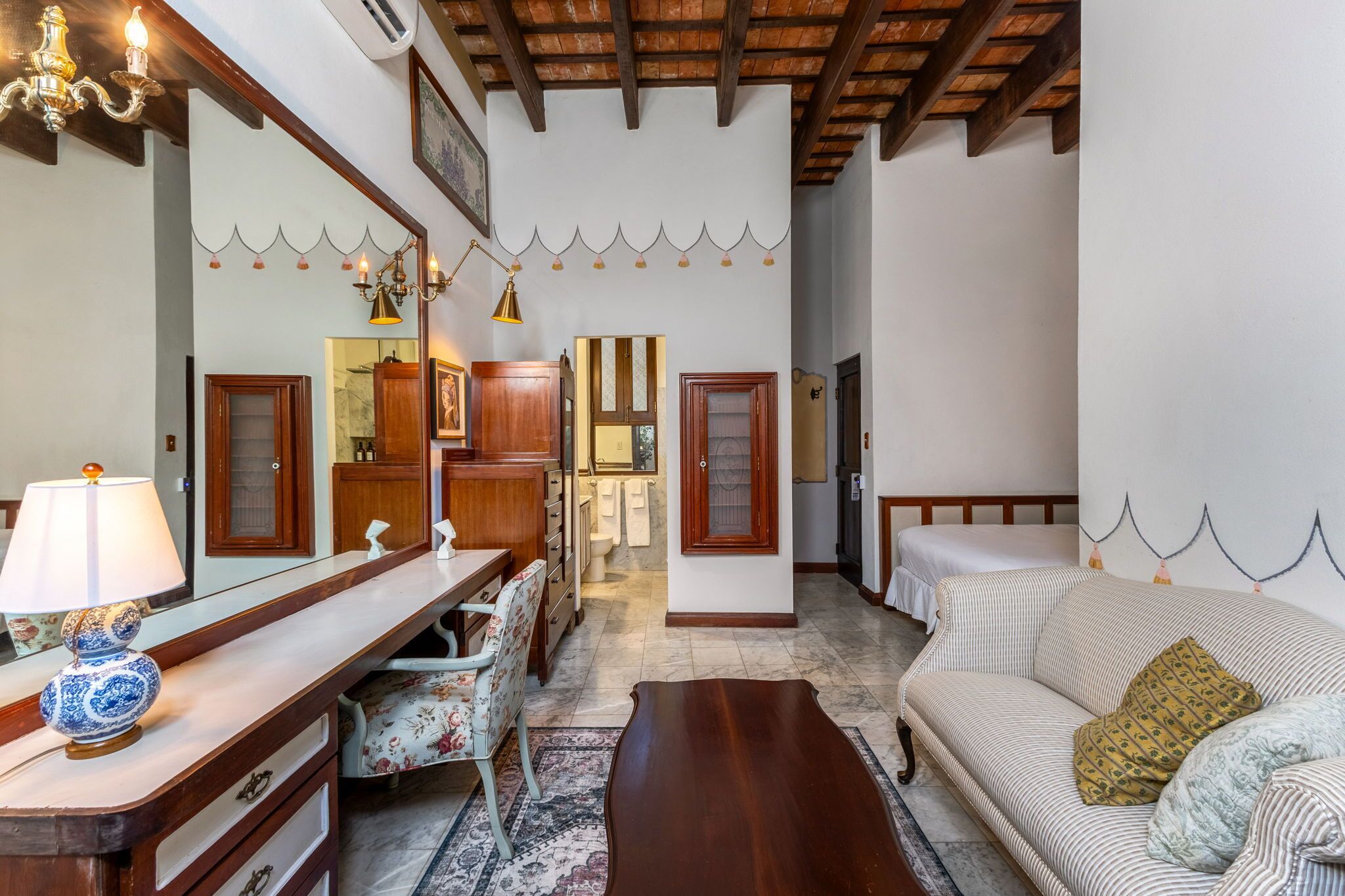 Romantic Studio | Peti besi dalam bilik, seterika/papan seterika, Wi-fi percuma 