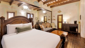 Wellness Suite | In-room safe, iron/ironing board, WiFi (free), bed sheets - Casa Lucienne - Adults Only (San Juan)