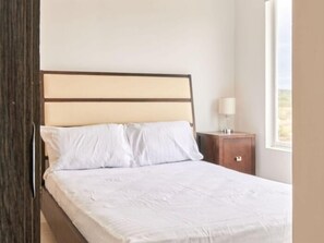 2 bedrooms, iron/ironing board, Internet, bed sheets